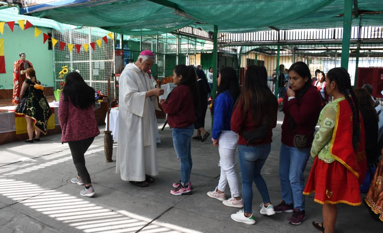 Monseñor Covili ofició misa en honor a San Lorenzo en el CCP de Iquique