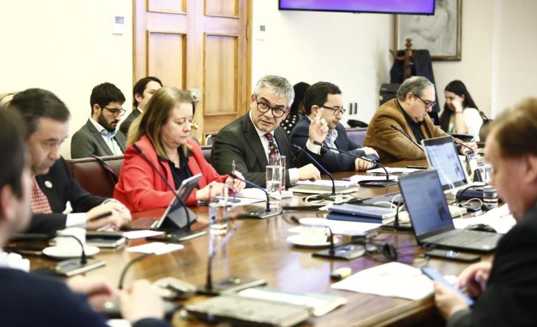 Ministro Marcel presenta contenidos del Pacto Fiscal ante Comisión deHacienda de la Cámara: «Es una propuesta para generar diálogo